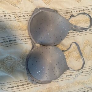 Victoria’s Secret star pattern bra